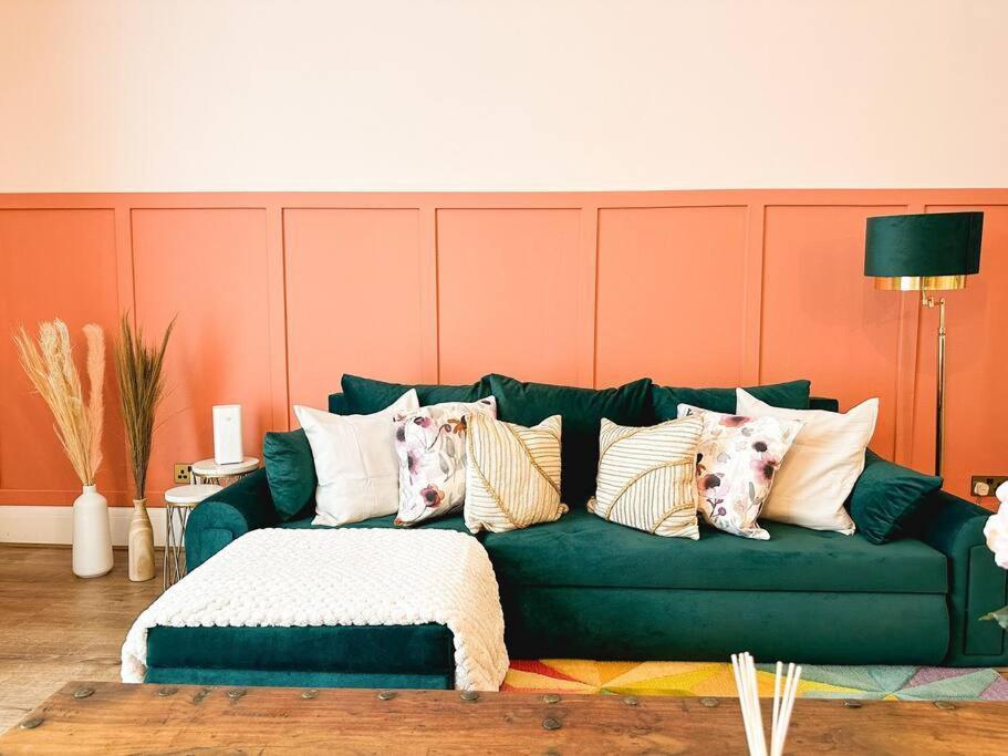 Charming Spacious 2Br Flat Near Station Plus Parking ลอนดอน ภายนอก รูปภาพ
