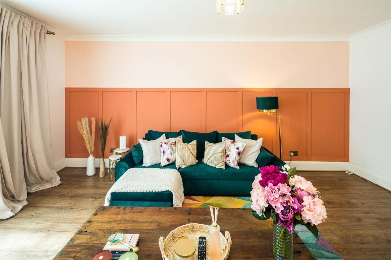 Charming Spacious 2Br Flat Near Station Plus Parking ลอนดอน ภายนอก รูปภาพ