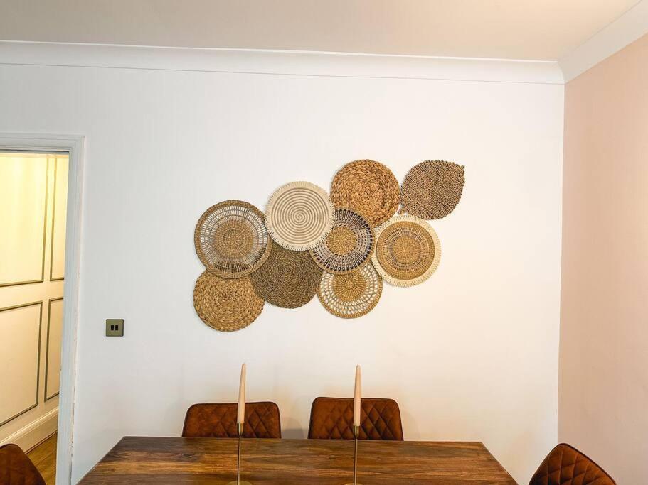 Charming Spacious 2Br Flat Near Station Plus Parking ลอนดอน ภายนอก รูปภาพ