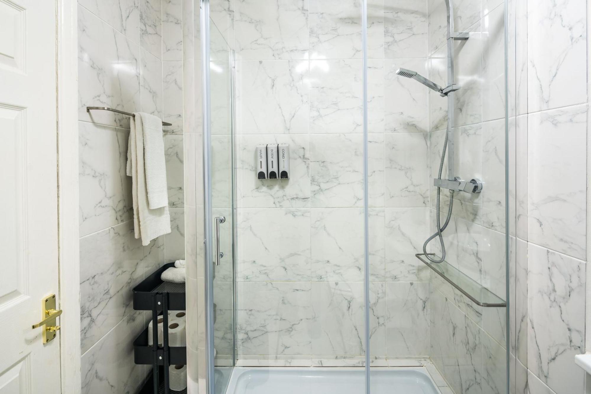 Charming Spacious 2Br Flat Near Station Plus Parking ลอนดอน ภายนอก รูปภาพ