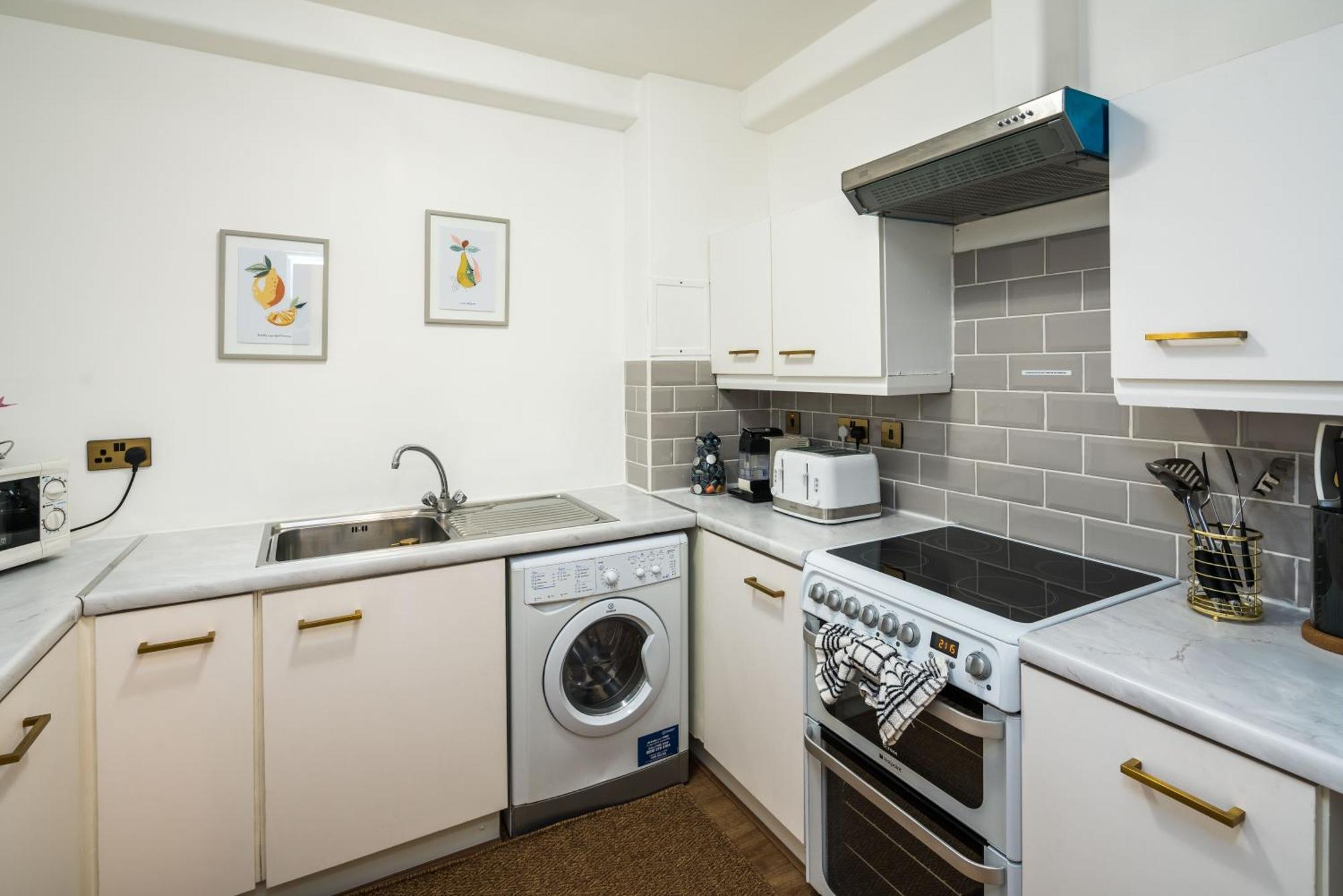 Charming Spacious 2Br Flat Near Station Plus Parking ลอนดอน ภายนอก รูปภาพ