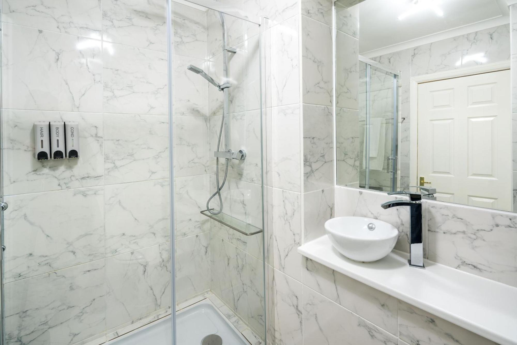 Charming Spacious 2Br Flat Near Station Plus Parking ลอนดอน ภายนอก รูปภาพ