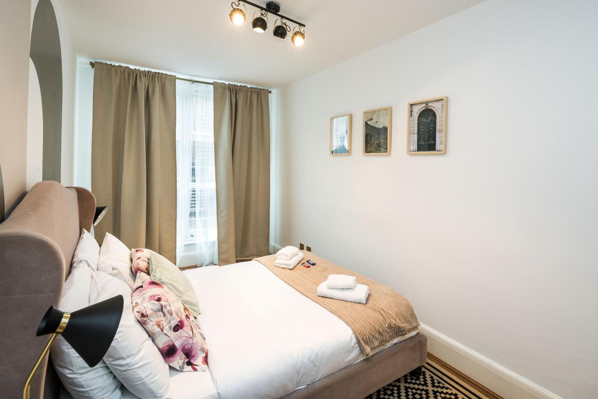 Charming Spacious 2Br Flat Near Station Plus Parking ลอนดอน ภายนอก รูปภาพ